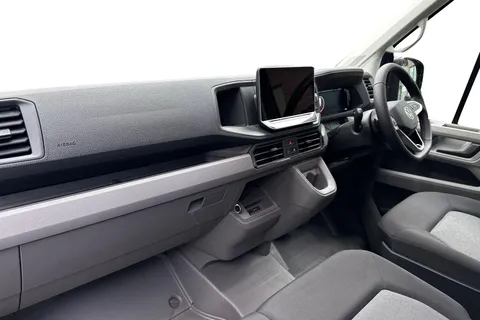 PJ75VBU Volkswagen Crafter CR35 Panel van Commerce Plus MWB 140 PS 2.0 TDI 8sp Automatic FWD Thumbnail #8