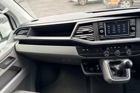 PJ74NXG Volkswagen Transporter 2.0 TDI 150 Highline Kombi Van Thumbnail #14