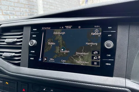 PK74NXP Volkswagen Transporter 2.0 TDI 110 Highline Van Thumbnail #11