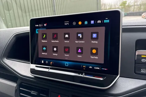 PJ75VBU Volkswagen Crafter CR35 Panel van Commerce Plus MWB 140 PS 2.0 TDI 8sp Automatic FWD Thumbnail #11