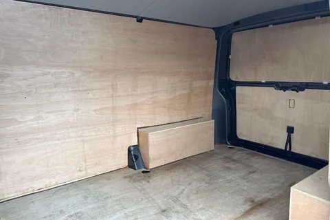 PK74NXP Volkswagen Transporter 2.0 TDI 110 Highline Van Thumbnail #13