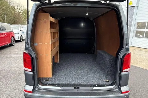 GJ21ZCA Volkswagen Transporter 2.0 TDI 150 Highline Van DSG Thumbnail #9