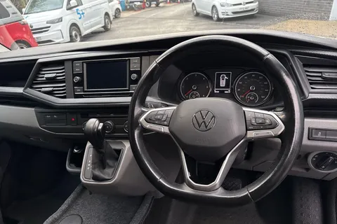 GJ21ZCA Volkswagen Transporter 2.0 TDI 150 Highline Van DSG Thumbnail #12