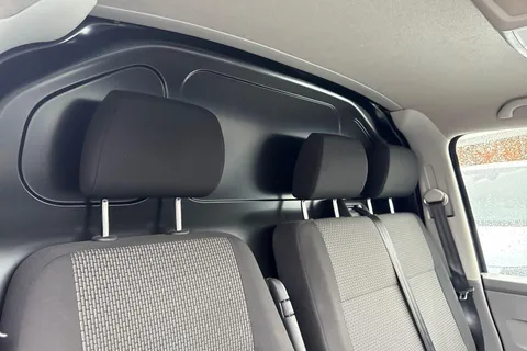 PK74NXP Volkswagen Transporter 2.0 TDI 110 Highline Van Thumbnail #20