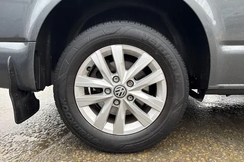 PK74NXP Volkswagen Transporter 2.0 TDI 110 Highline Van Thumbnail #21