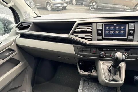 GJ21ZCA Volkswagen Transporter 2.0 TDI 150 Highline Van DSG Thumbnail #14