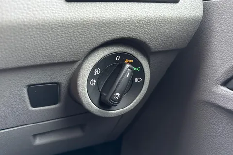 PK74NXP Volkswagen Transporter 2.0 TDI 110 Highline Van Thumbnail #24