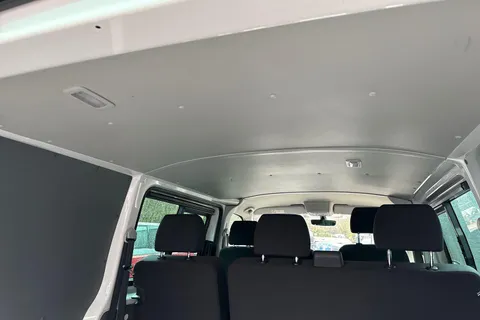 PJ74NXG Volkswagen Transporter 2.0 TDI 150 Highline Kombi Van Thumbnail #28