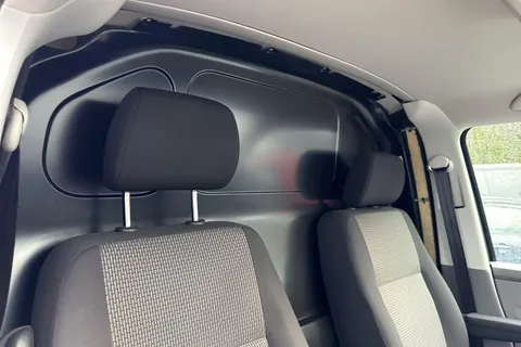 GJ21ZCA Volkswagen Transporter 2.0 TDI 150 Highline Van DSG Thumbnail #20