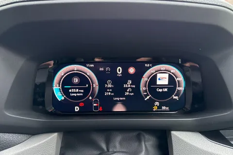 PJ75VBU Volkswagen Crafter CR35 Panel van Commerce Plus MWB 140 PS 2.0 TDI 8sp Automatic FWD Thumbnail #27