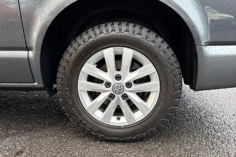GJ21ZCA Volkswagen Transporter 2.0 TDI 150 Highline Van DSG Thumbnail #22