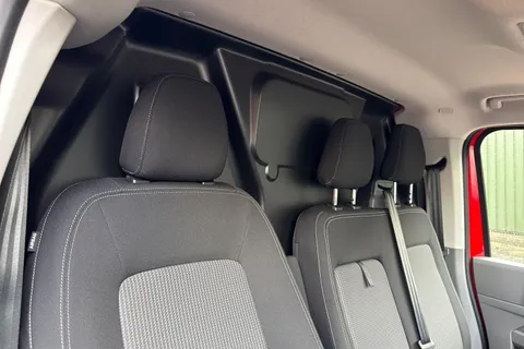 PF75AUW Volkswagen Transporter 2.0 TDI 150 Commerce Pro Van Auto Thumbnail #20