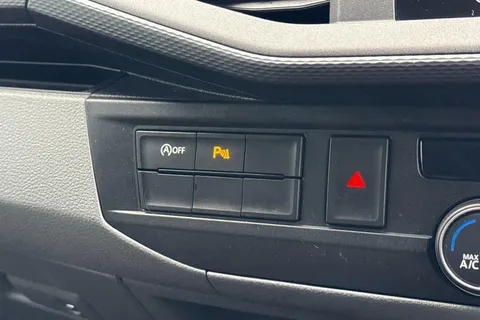 PJ74NXG Volkswagen Transporter 2.0 TDI 150 Highline Kombi Van Thumbnail #34