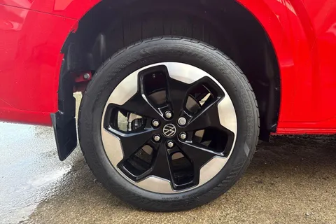 PF75AUW Volkswagen Transporter 2.0 TDI 150 Commerce Pro Van Auto Thumbnail #21