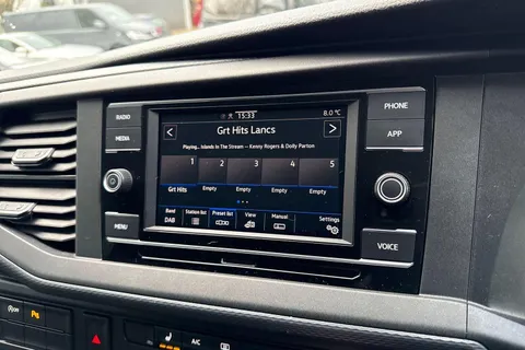 PJ74NXG Volkswagen Transporter 2.0 TDI 150 Highline Kombi Van Thumbnail #35