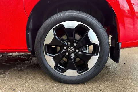 PF75AUW Volkswagen Transporter 2.0 TDI 150 Commerce Pro Van Auto Thumbnail #22