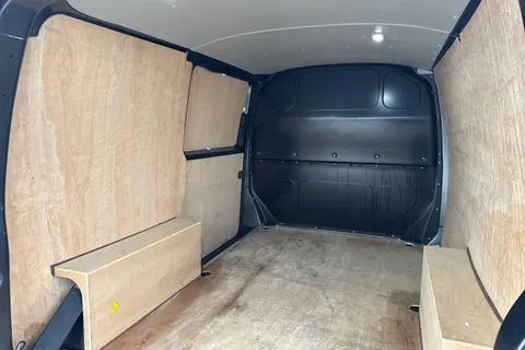 PK74NXP Volkswagen Transporter 2.0 TDI 110 Highline Van Thumbnail #35