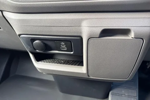 PF75AUW Volkswagen Transporter 2.0 TDI 150 Commerce Pro Van Auto Thumbnail #27