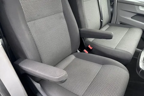 PK74NXP Volkswagen Transporter 2.0 TDI 110 Highline Van Thumbnail #39