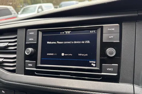 GJ21ZCA Volkswagen Transporter 2.0 TDI 150 Highline Van DSG Thumbnail #38