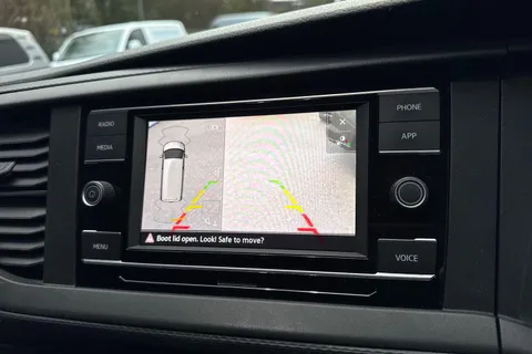 GJ21ZCA Volkswagen Transporter 2.0 TDI 150 Highline Van DSG Thumbnail #40