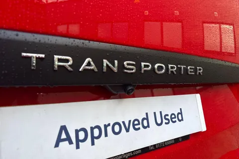 PF75AUW Volkswagen Transporter 2.0 TDI 150 Commerce Pro Van Auto Thumbnail #40