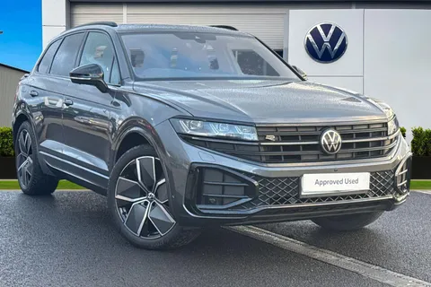 VO24XVR Volkswagen Touareg 3.0 V6 TDI 4Motion 286 Black Edition 5dr Tip Auto Thumbnail #1