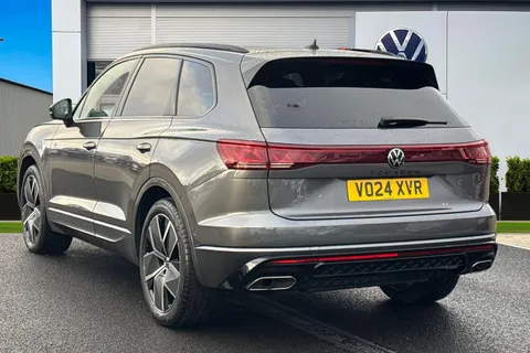 VO24XVR Volkswagen Touareg 3.0 V6 TDI 4Motion 286 Black Edition 5dr Tip Auto Thumbnail #2
