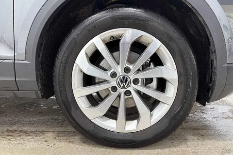 GL25ZCZ Volkswagen T-Roc 1.5 TSI Match 5dr Thumbnail #5