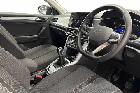 GF25XXT Volkswagen T-Roc 1.5 TSI Match 5dr Thumbnail #6