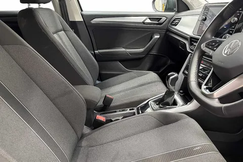 GL25ZCZ Volkswagen T-Roc 1.5 TSI Match 5dr Thumbnail #10