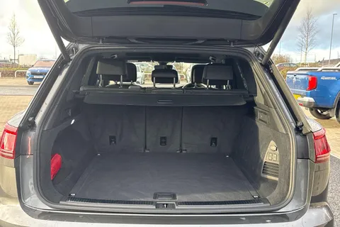 VO24XVR Volkswagen Touareg 3.0 V6 TDI 4Motion 286 Black Edition 5dr Tip Auto Thumbnail #9