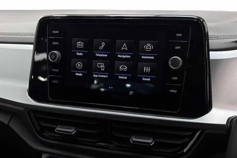 GL25ZCZ Volkswagen T-Roc 1.5 TSI Match 5dr Thumbnail #12