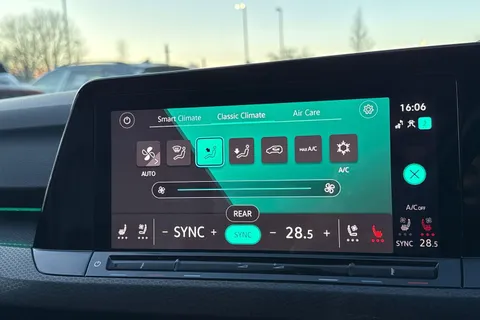 DN22KHH Volkswagen Golf 2.0 TDI 200 GTD 5dr DSG Thumbnail #18