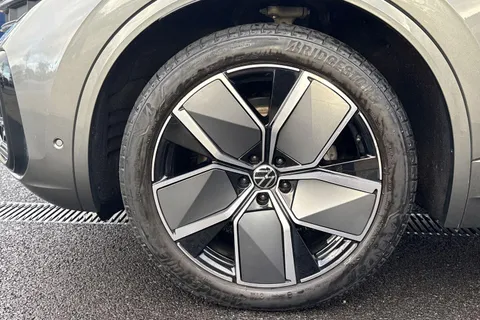 VO24XVR Volkswagen Touareg 3.0 V6 TDI 4Motion 286 Black Edition 5dr Tip Auto Thumbnail #22