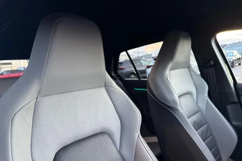 DN22KHH Volkswagen Golf 2.0 TDI 200 GTD 5dr DSG Thumbnail #20