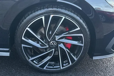 DN22KHH Volkswagen Golf 2.0 TDI 200 GTD 5dr DSG Thumbnail #22