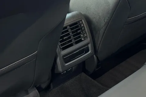 DN22KHH Volkswagen Golf 2.0 TDI 200 GTD 5dr DSG Thumbnail #31