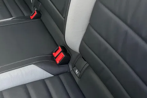 DN22KHH Volkswagen Golf 2.0 TDI 200 GTD 5dr DSG Thumbnail #32