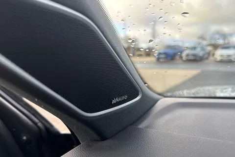 VO24XVR Volkswagen Touareg 3.0 V6 TDI 4Motion 286 Black Edition 5dr Tip Auto Thumbnail #38