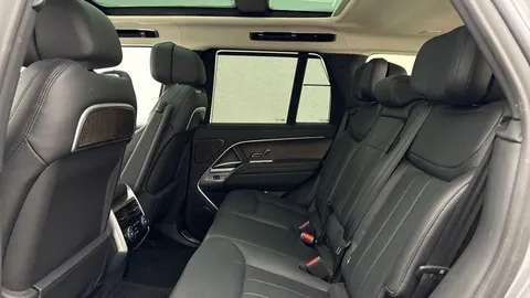 KW74WJJ Land Rover Range Rover 3.0 P460e Autobiography 4dr Auto Thumbnail #4
