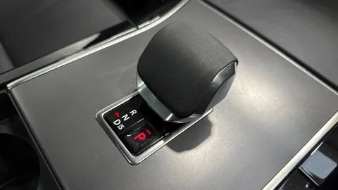 KS74DGO Land Rover Range Rover Velar 3.0 D300 MHEV Dynamic HSE 5dr Auto Thumbnail #13