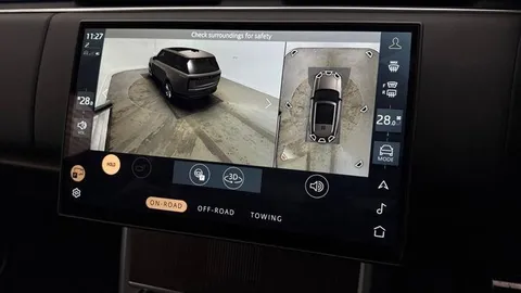 KW74WJJ Land Rover Range Rover 3.0 P460e Autobiography 4dr Auto Thumbnail #12