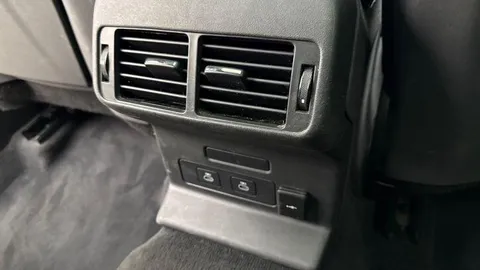 KS74DGO Land Rover Range Rover Velar 3.0 D300 MHEV Dynamic HSE 5dr Auto Thumbnail #17