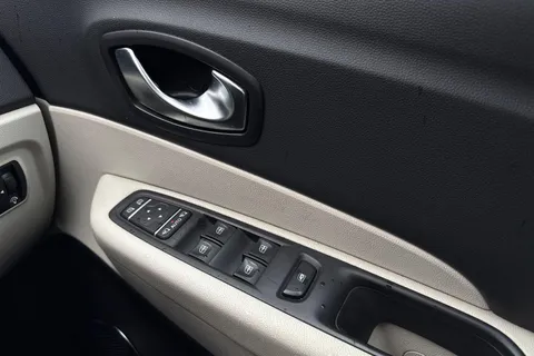 HL19BBV Renault Captur 1.5 dCi 90 GT Line 5dr Thumbnail #19