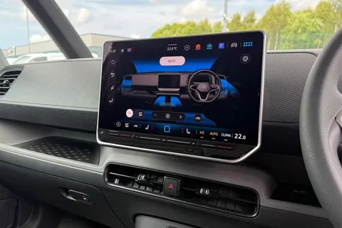 DG25EVC Volkswagen ID. Buzz 210kW Commerce 79kWh Auto Thumbnail #18