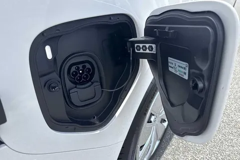 DG25EVC Volkswagen ID. Buzz 210kW Commerce 79kWh Auto Thumbnail #24