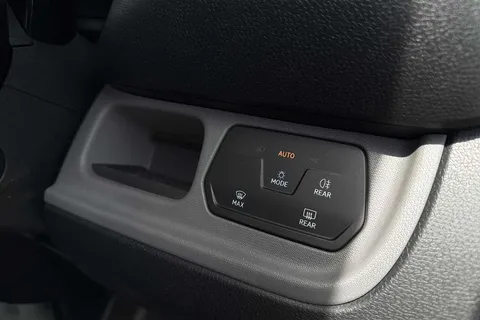 DG25EVC Volkswagen ID. Buzz 210kW Commerce 79kWh Auto Thumbnail #35