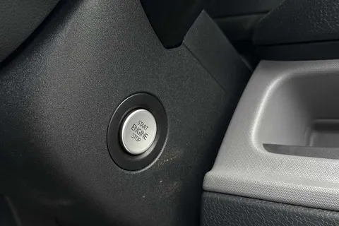 DG25EVC Volkswagen ID. Buzz 210kW Commerce 79kWh Auto Thumbnail #36