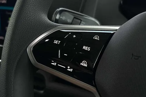 DG25EVC Volkswagen ID. Buzz 210kW Commerce 79kWh Auto Thumbnail #38